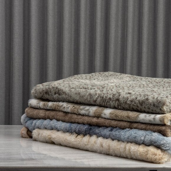 Luxe Home Decor Signature Faux Fur Throw | 1-Piece | Cony ice blue | 50"x60" - Picture 7 of 7